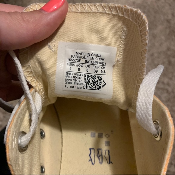 Peach converse sneaker - Picture 4 of 6